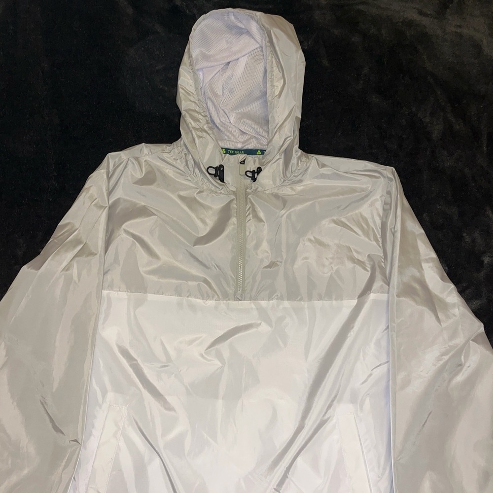 White Tek Gear Windbreaker Jacket – Men’s Large (Lightweight, Water-Resistant)